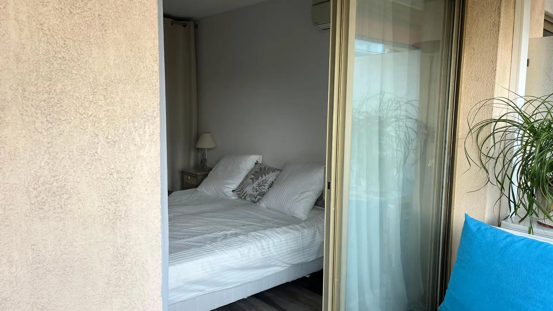 Chambre Cosy Dans T3 Cannes 0*,  Franciaország