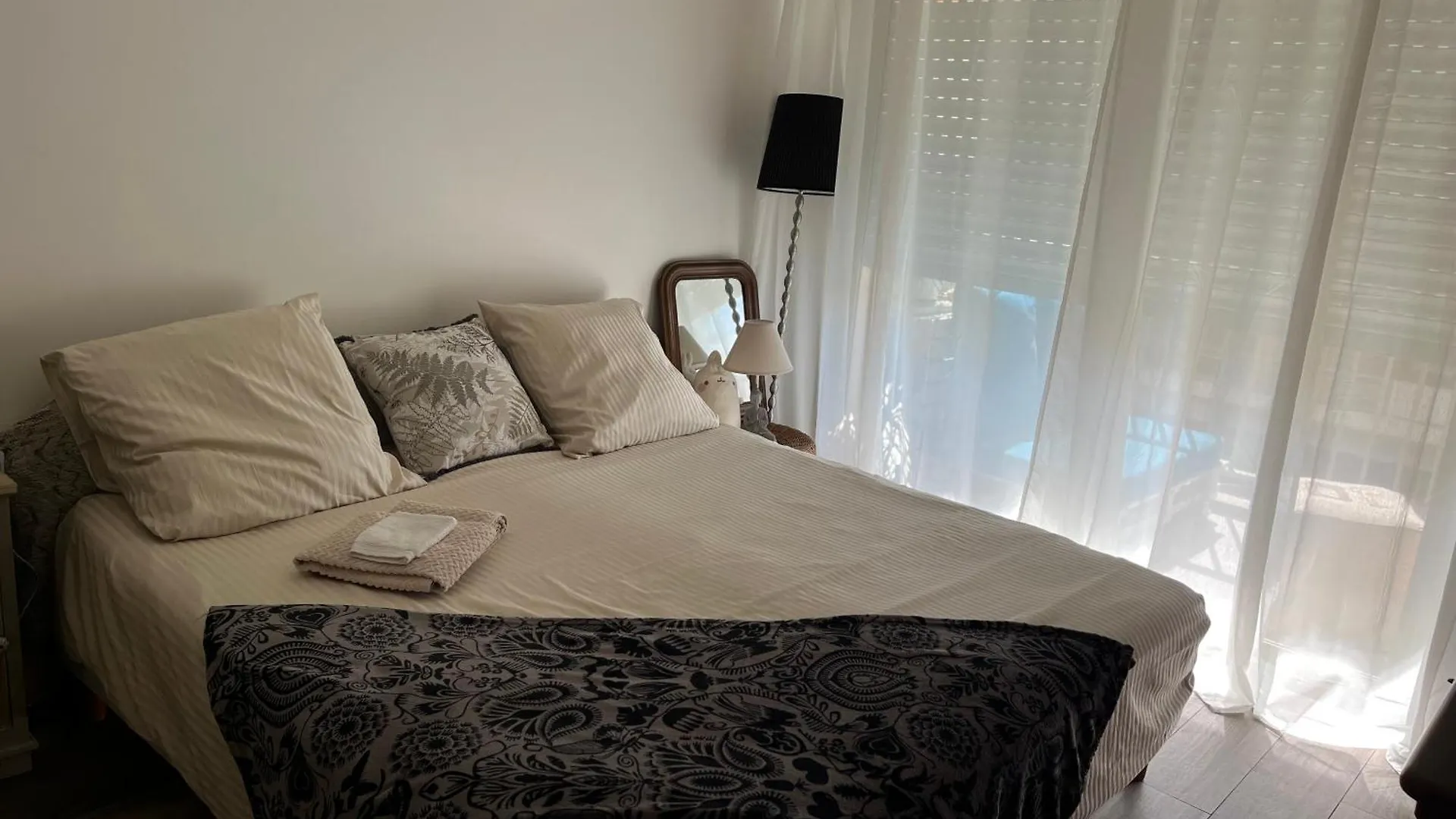 Homestay Chambre Cosy Dans T3 Cannes France